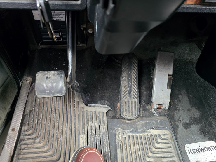 1999-kenworth-w900l-image-91