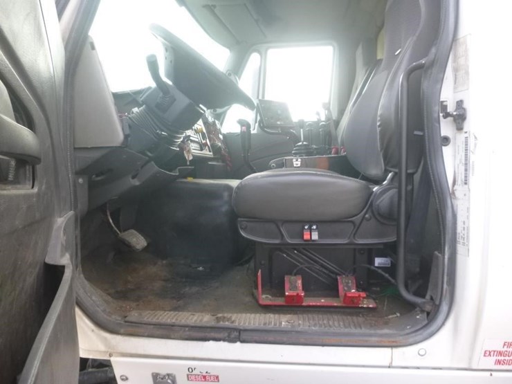 international-7600-image-9