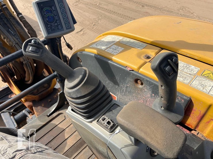 caterpillar-305e2-cr-image-33