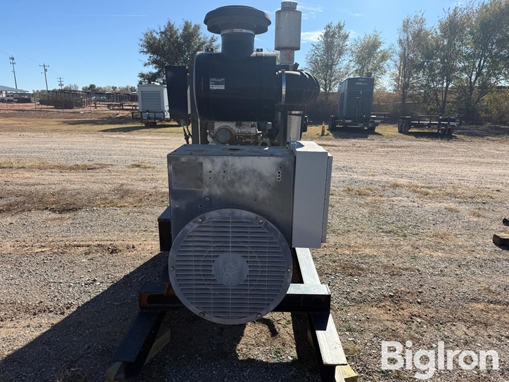 marathon-magnaplus-200kw-skid-mounted-diesel-generator-image-6