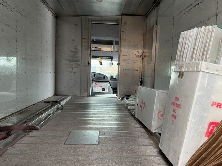 2008-ford-e350-image-8