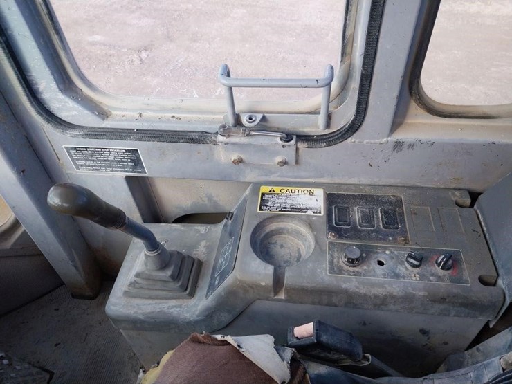 john-deere-444-image-10