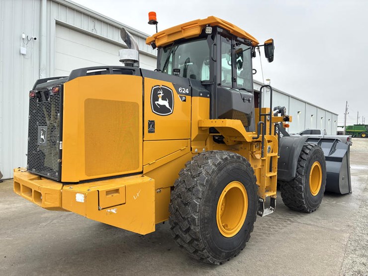 john-deere-624-image-6