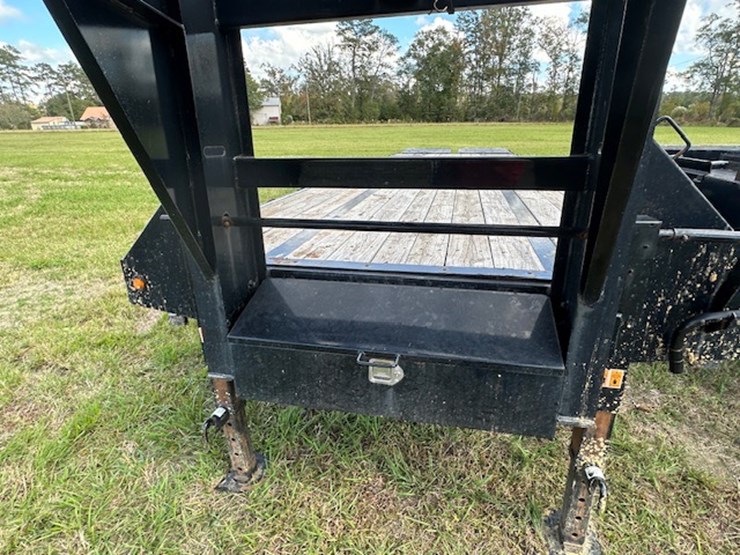 2023-big-tex-25'-gooseneck-image-14