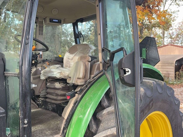 2023-john-deere-5120m-image-36