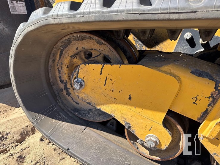 2022-caterpillar-299d3-image-11