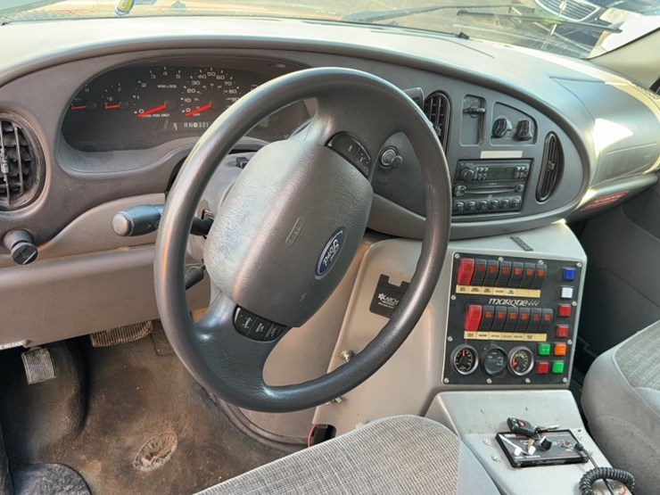 2004-ford-e450-image-17