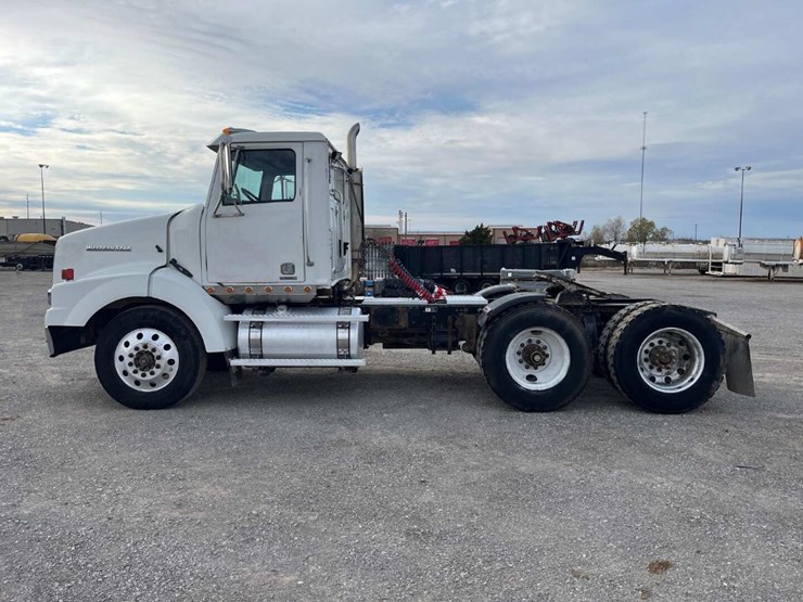 2016-western-star-4900-image-8