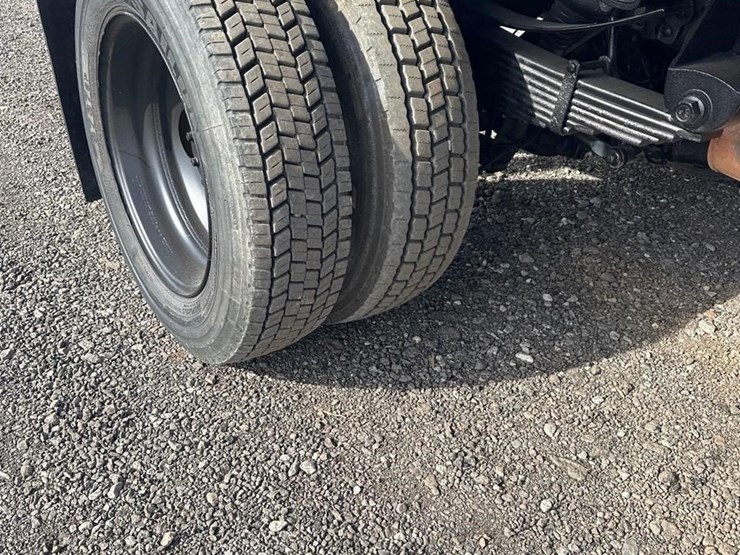 ford-f550-xl-image-8