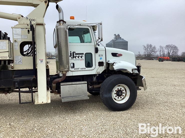 peterbilt-335-image-19