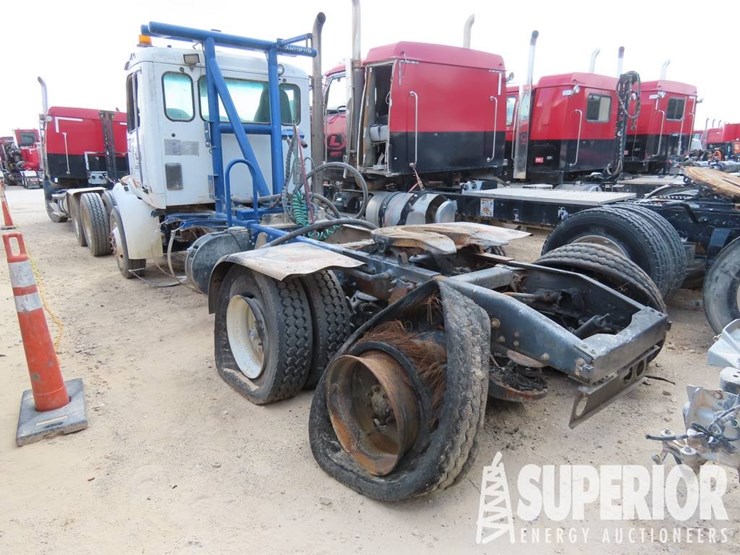 2018-peterbilt-367-image-2