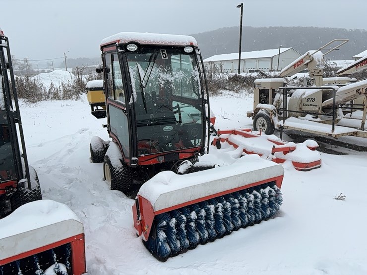 2022-kubota-f2690-image-2