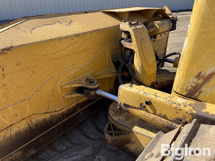 caterpillar-d6n-xl-image-12