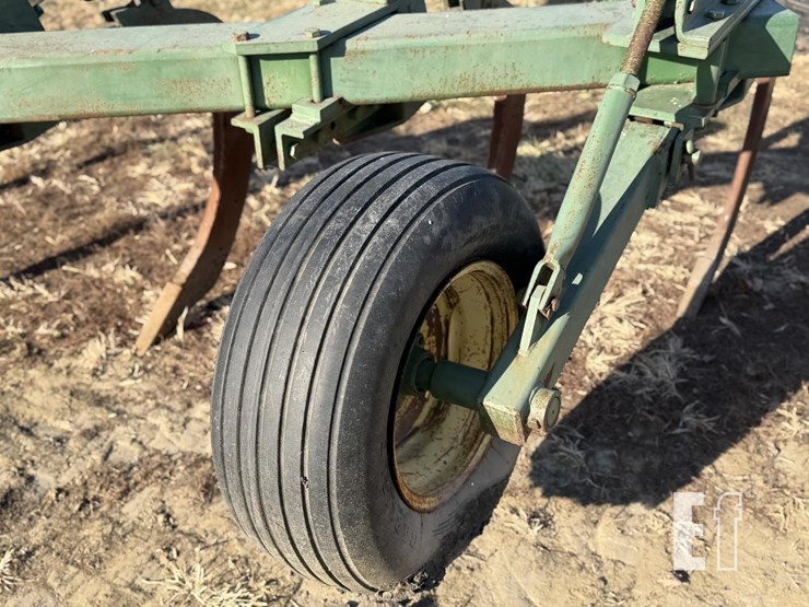 john-deere-7-image-16