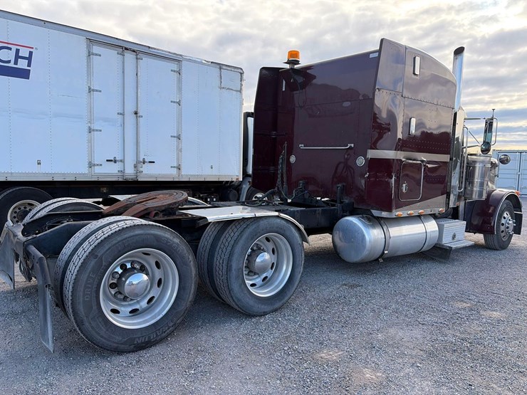 1999-peterbilt-379-image-4