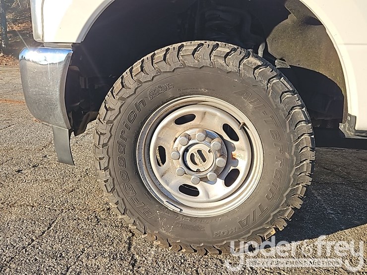 ford-f350-xl-image-8