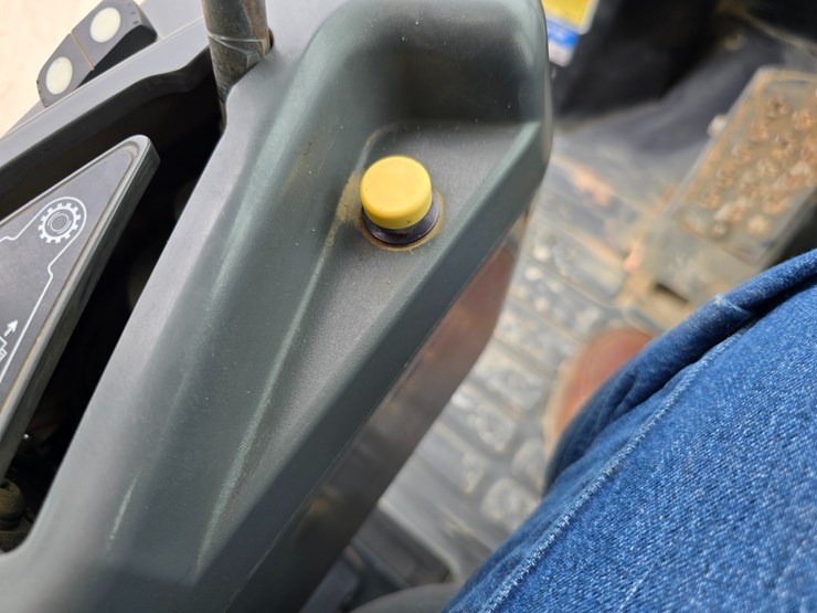 caterpillar-953d-image-113