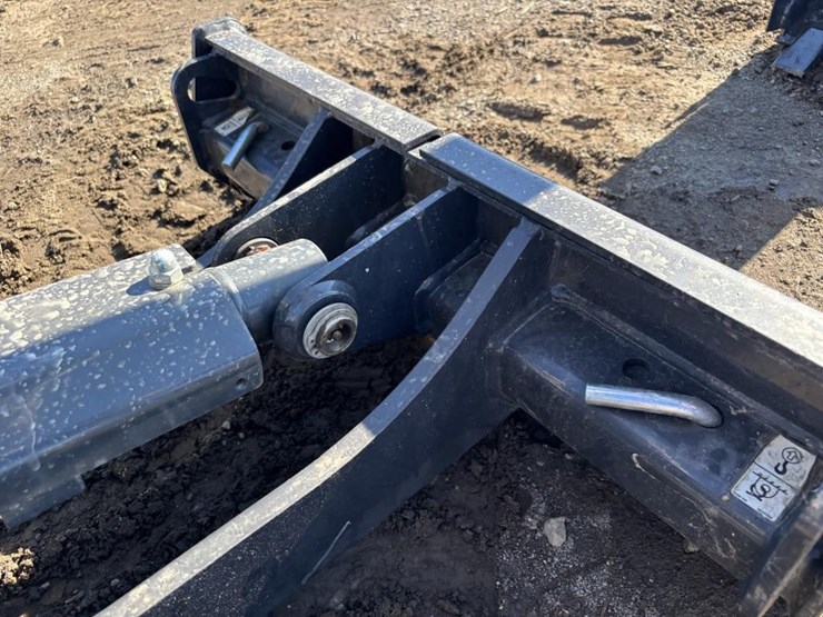 2022-bobcat-e10e-hydraulic-excavator-image-11