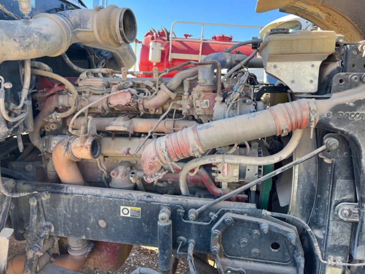 2012-peterbilt-367-image-10