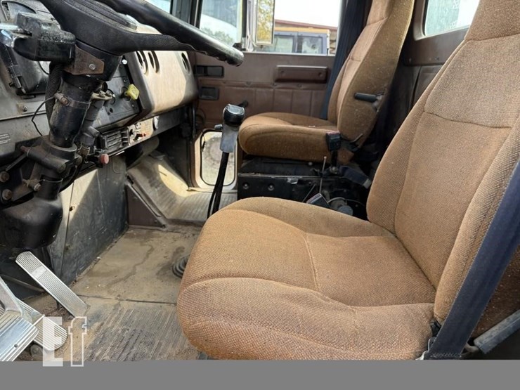 international-9300-image-18