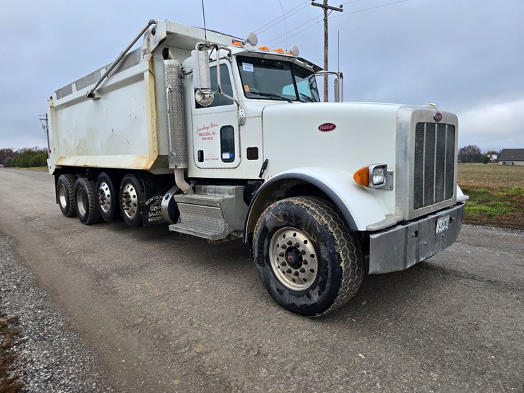 peterbilt-367-image-39