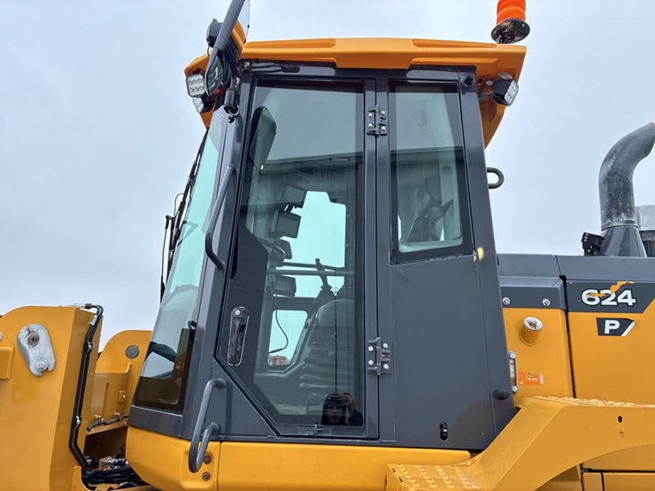 john-deere-624-image-45