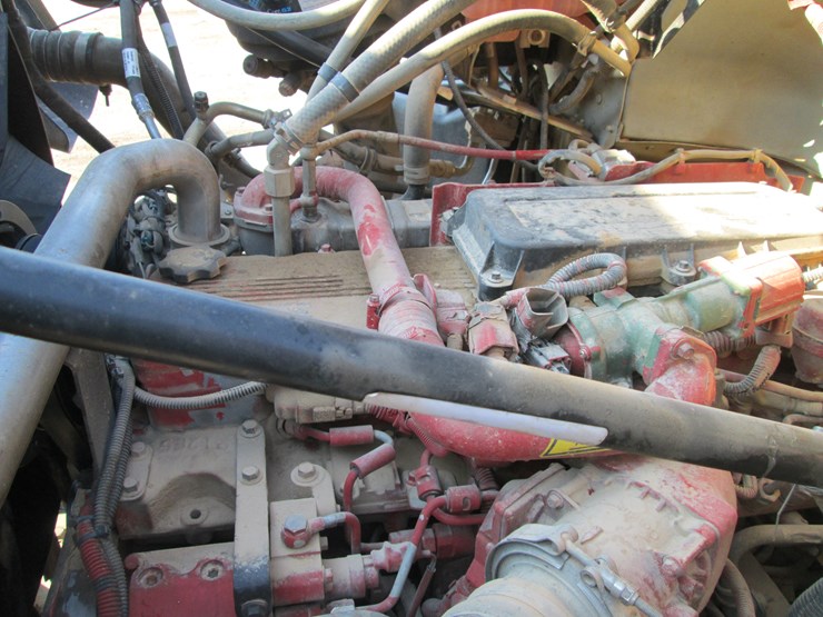 2016-freightliner-108sd-image-36