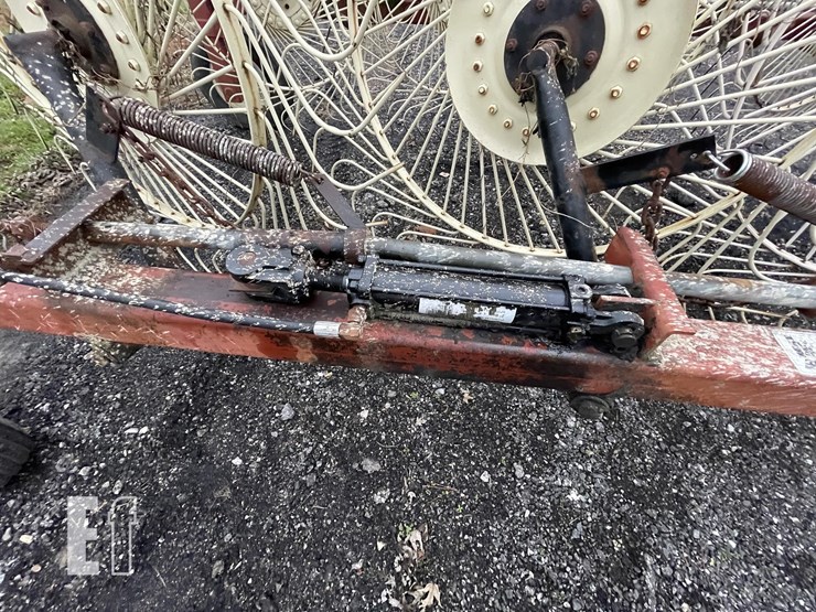 hesston-3983-image-6