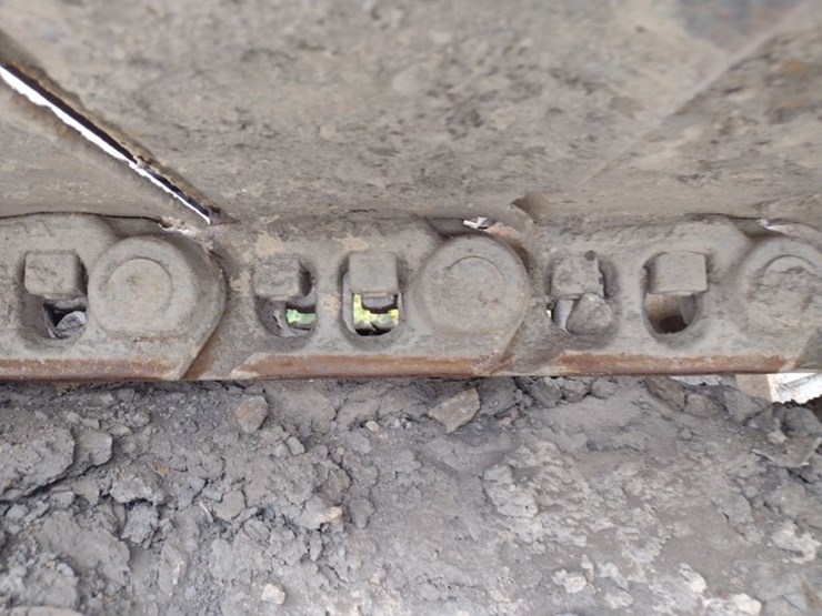 volvo-ec220e-lr-image-32