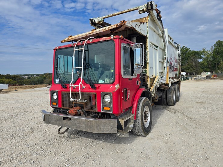 1996-mack-mr688s-image-2