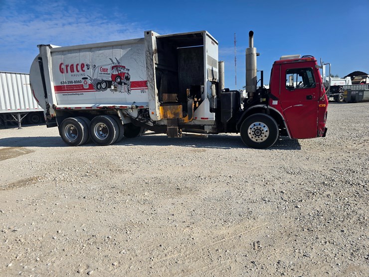 2007-mack-le613-image-35