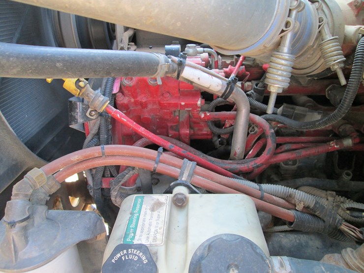 2016-freightliner-108sd-image-22