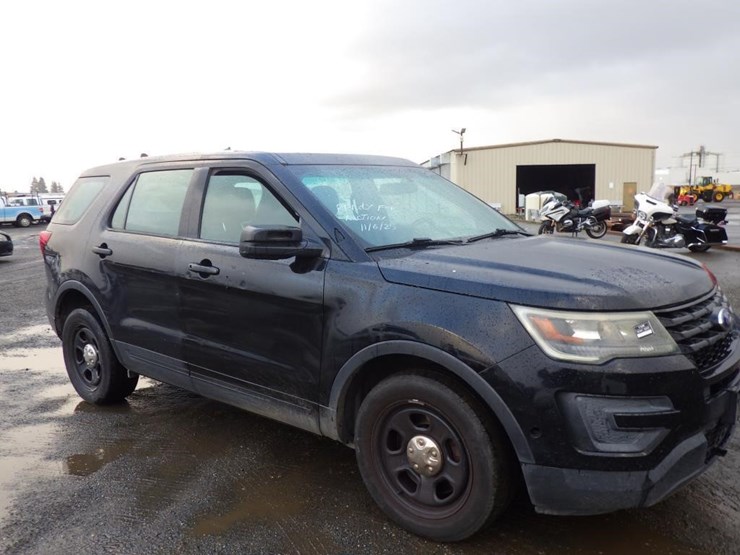 2017-ford-explorer-image-2