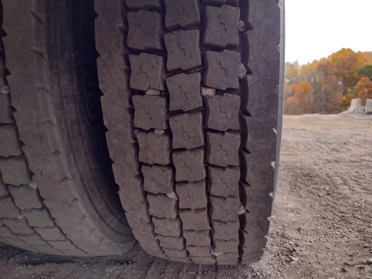 freightliner-fl70-image-18