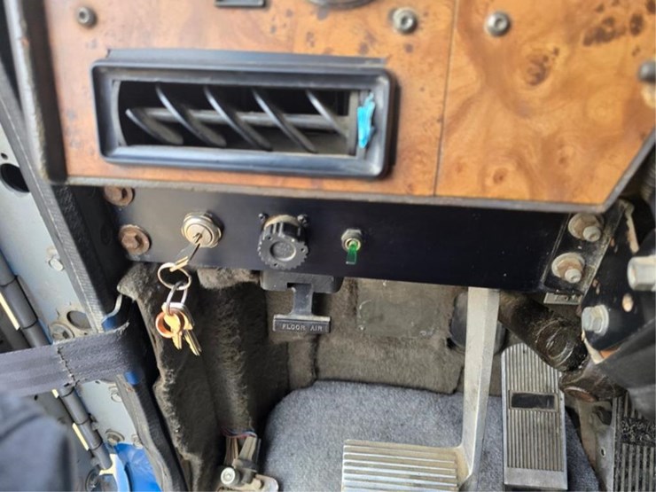 international-9400-image-39