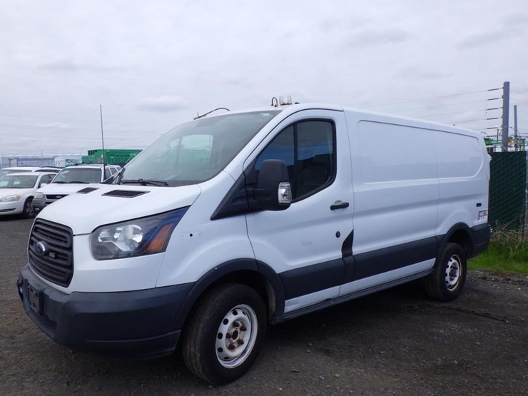 2015-ford-transit-image-1