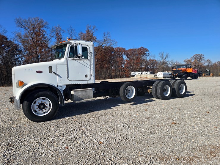 peterbilt-357-image-6