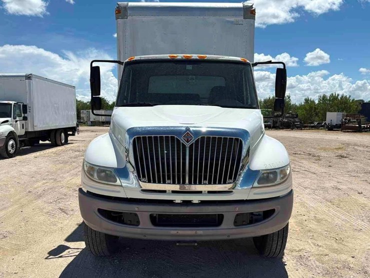 international-durastar-4300-image-2