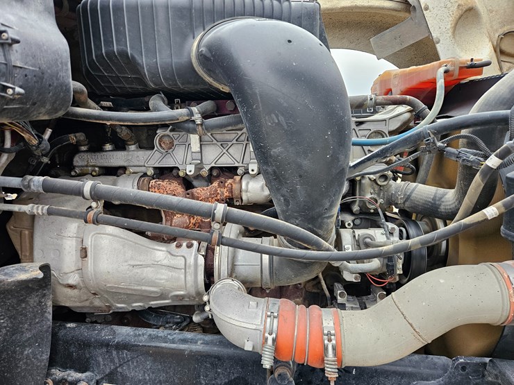 freightliner-122sd-image-66