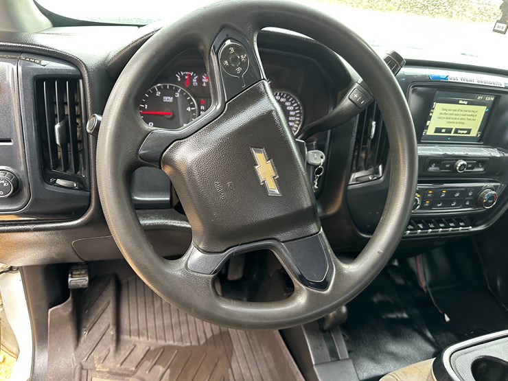 2017-chevrolet-3500hd-image-41