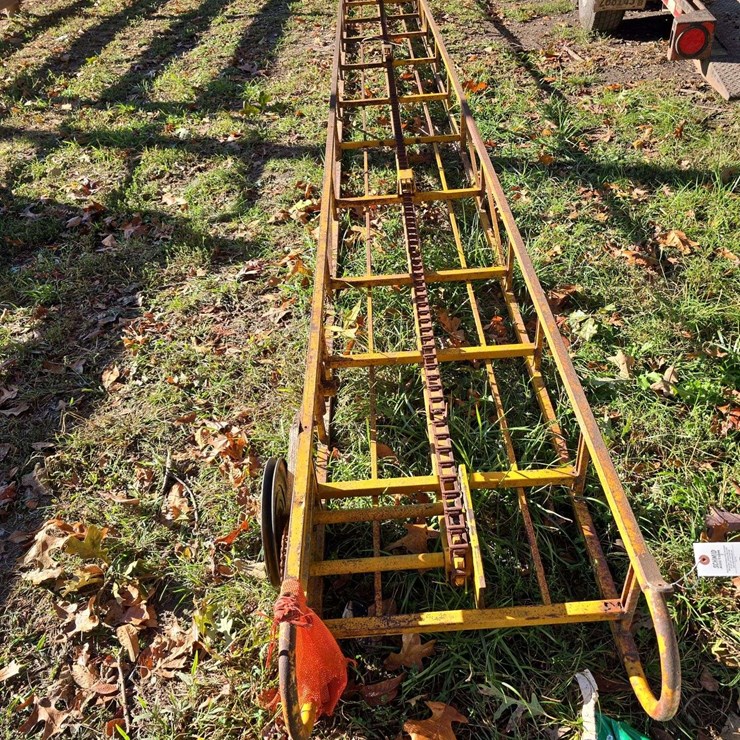 Electro hay elevator with motor