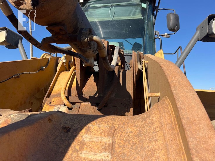 2014-caterpillar-966k-image-17