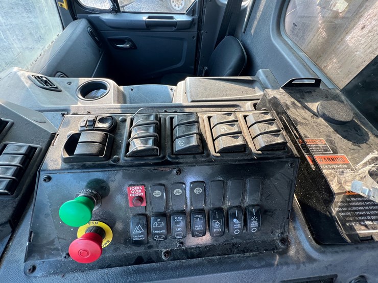 peterbilt-520-image-82