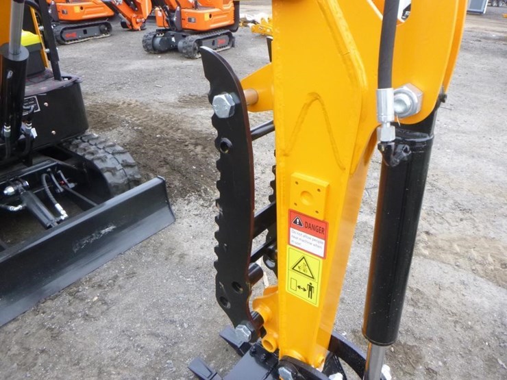 2025-vicsec-vc15-y-hydraulic-excavator-image-12