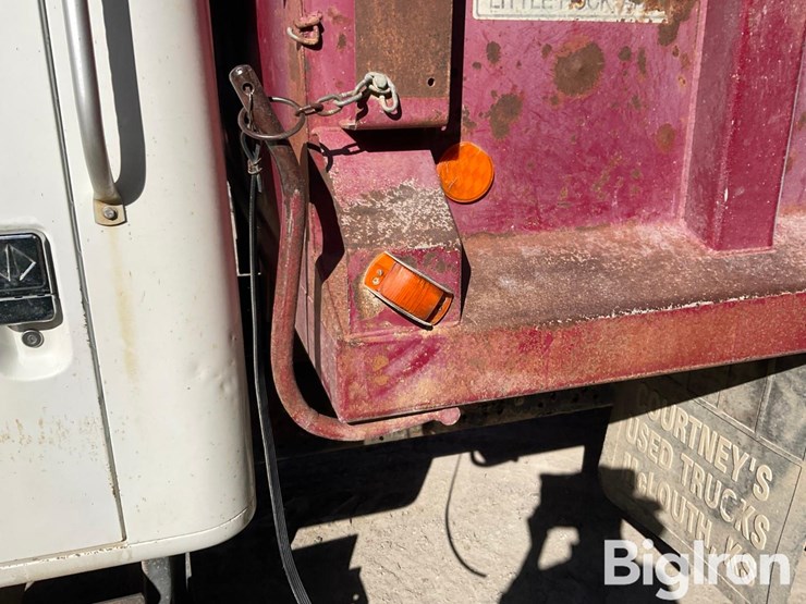 international-4700-image-18