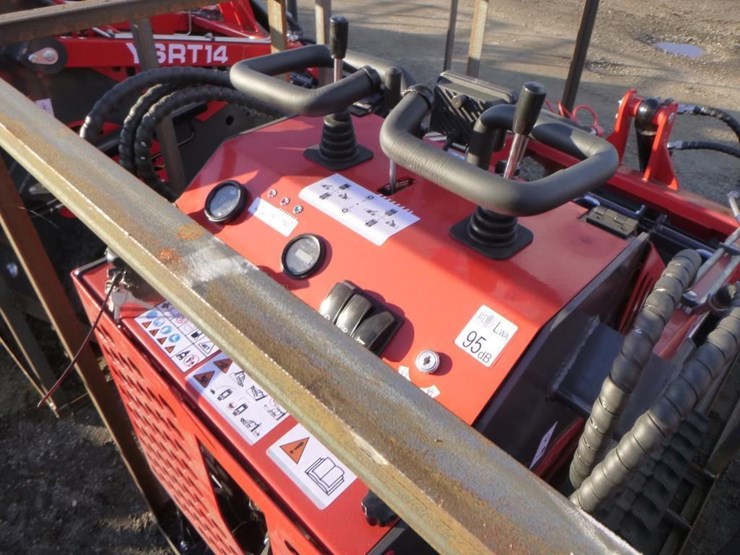 2025-agt-ysrt14-skid-steer-track-loader-image-13