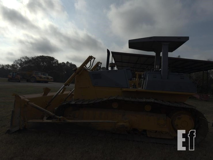 komatsu-d65px-12-image-8