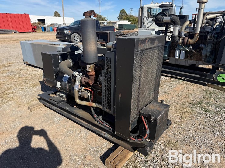 marathon-magnaplus-100kw-skid-mounted-diesel-generator-image-1