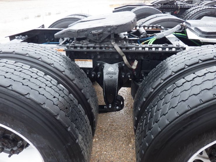 2019-freightliner-cascadia-116-image-6