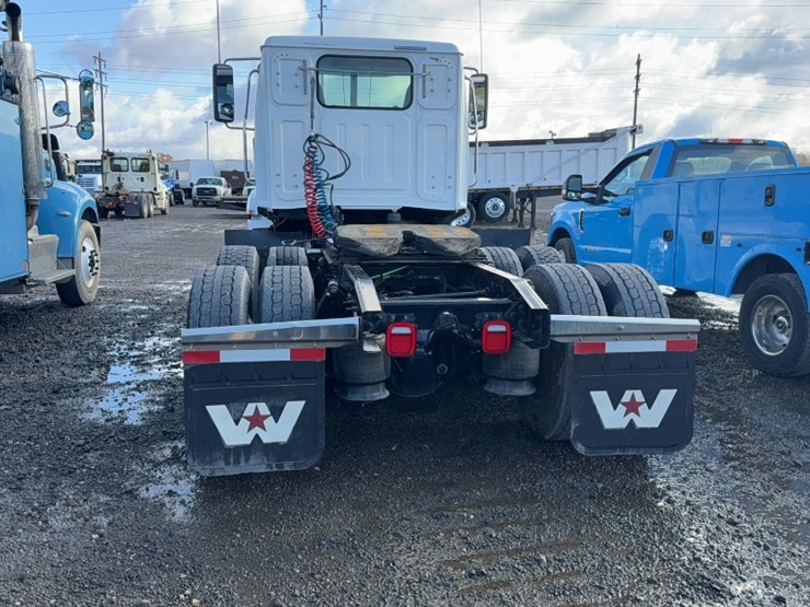 2018-western-star-5700xe-image-9